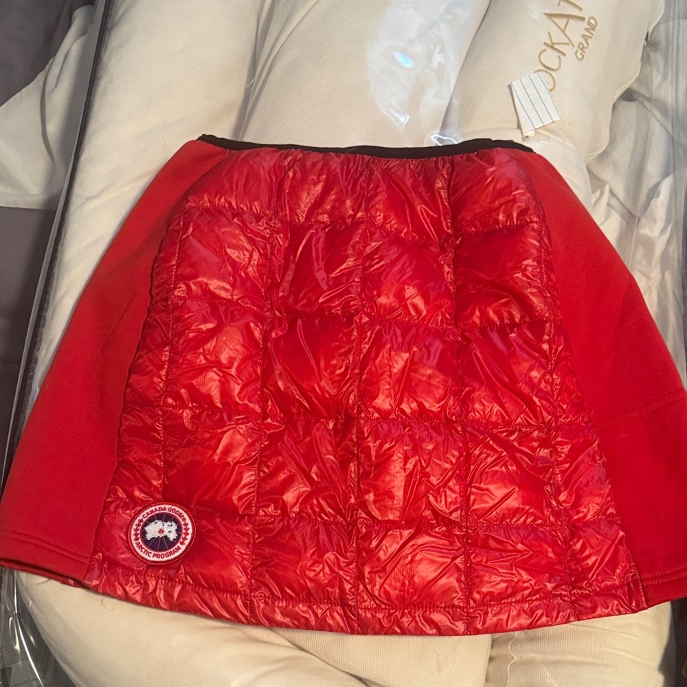 Canada Goose Vibrant Hybridge Down Mini Skirt